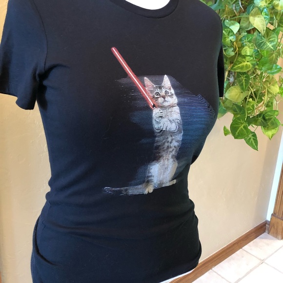 Jedi Cat with Lightsaber Black T-shirt - Picture 1 of 5